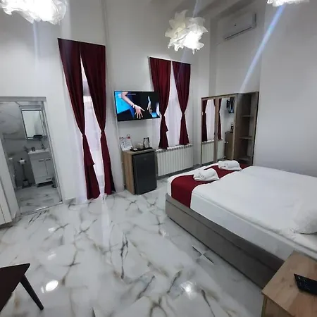 Authentic Centre - 3 Luxury In One Space - Hot Tub And Sauna Apartment