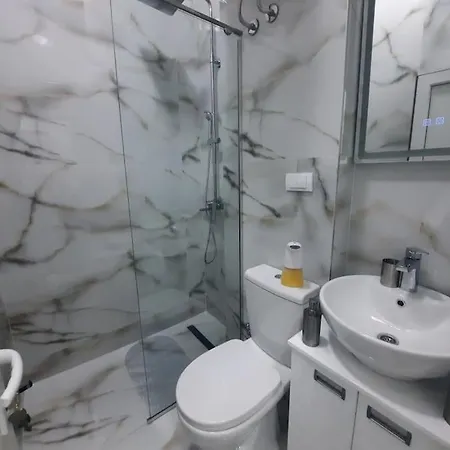 Authentic Centre - 3 Luxury In One Space - One With Hot Tub And Sauna, Paid Parking On-site, Mandatory Reservation Daire Belgrad