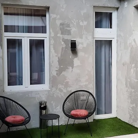 Authentic Centre - 3 Luxury In One Space - Hot Tub And Sauna Belgrade