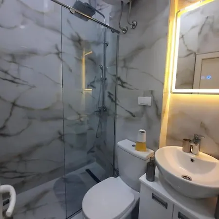 Authentic Centre - 3 In One Space, With Patios In Courtyard For Smokers * Belgrade