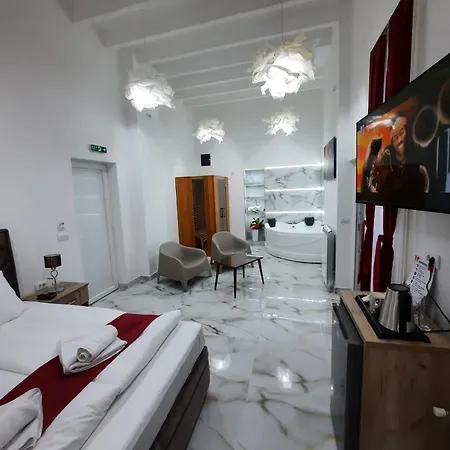 Apartment Authentic Centre - 3 Luxury In One Space - Hot Tub And Sauna Belgrade