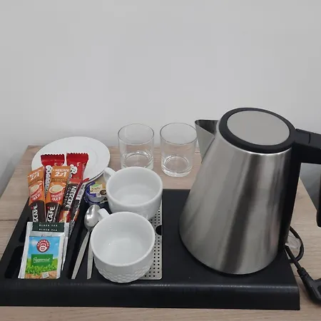 Authentic Centre - 3 In One Space, With Patios In Courtyard For Smokers アパート ベオグラード